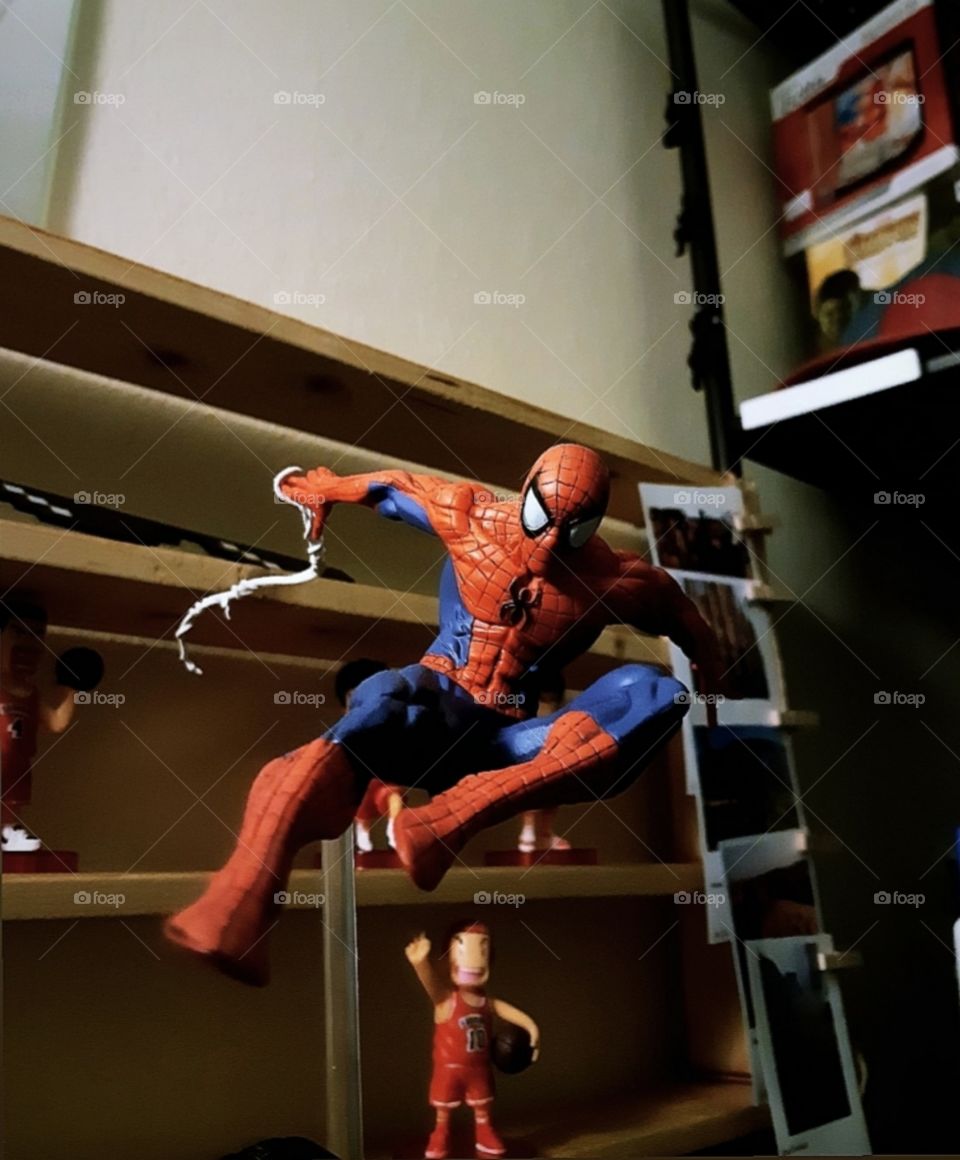 When Sakuragi photobombs spider-man picture