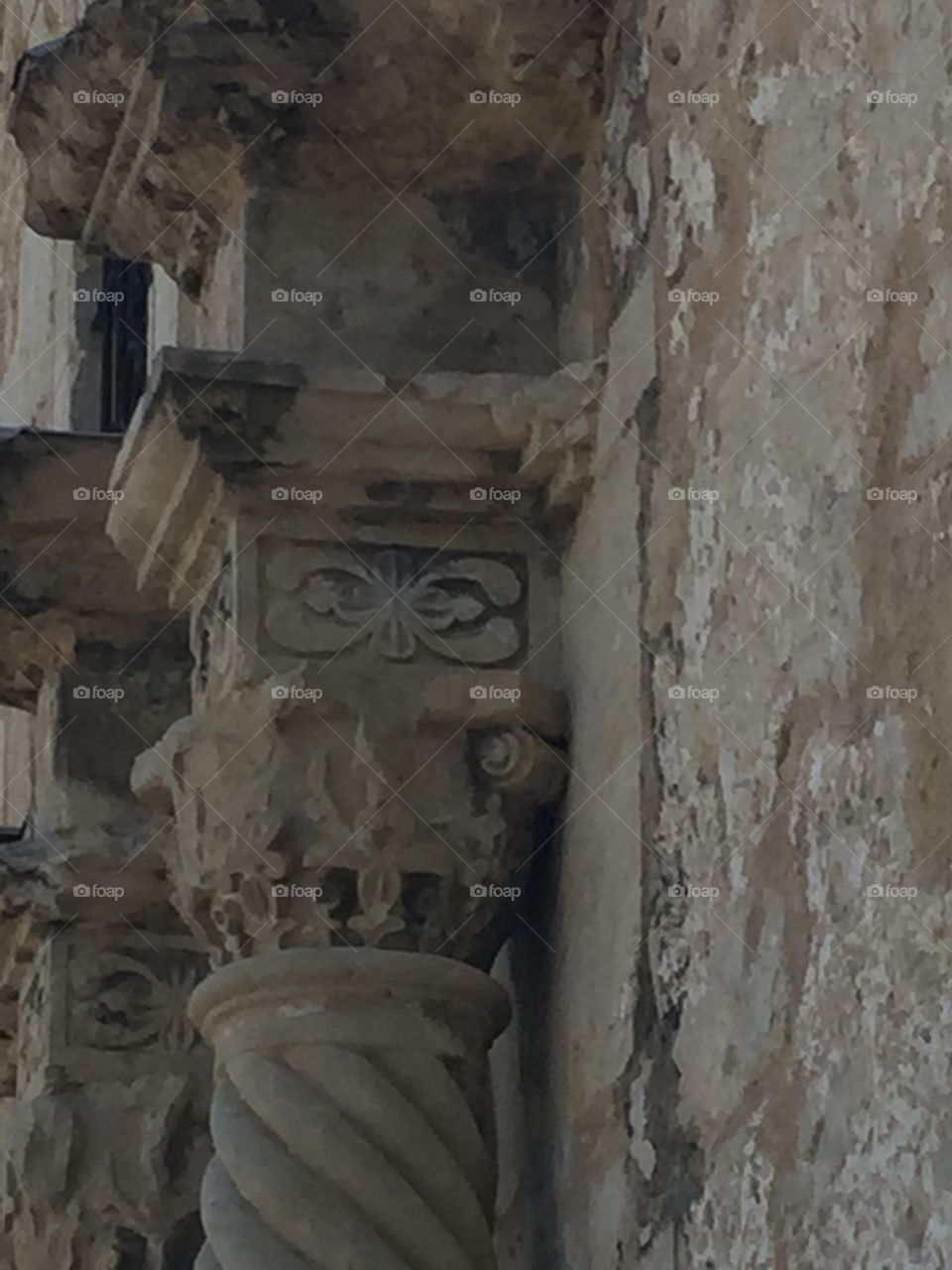 Column detail at the Alamo