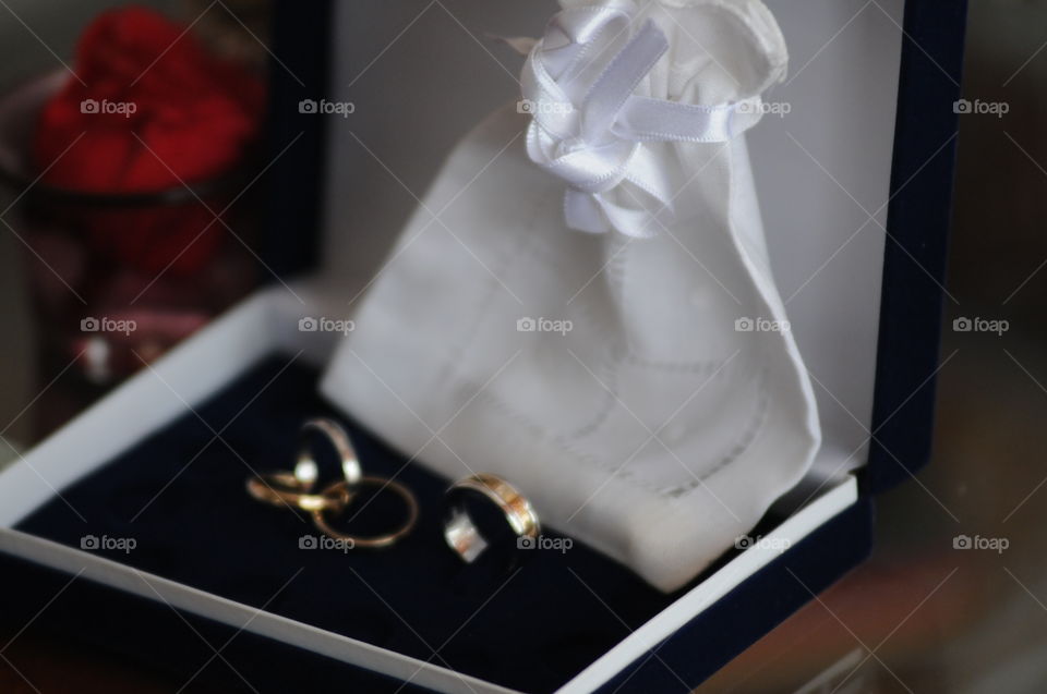 wedding rings in its case