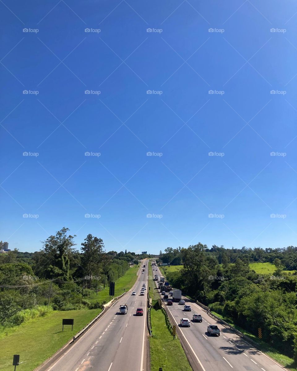 Quarta-feira de céu azul!

Aqui: Rodovia Bispo Dom Gabriel Paulino Bueno Couto, sentido Cabreúva - Jundiaí.
