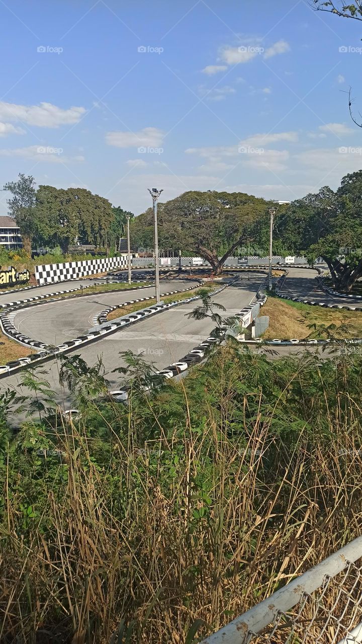 carting rise road empty
