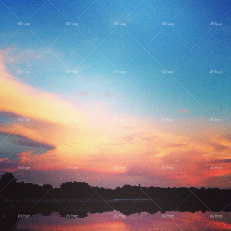 Sunset at the lake 