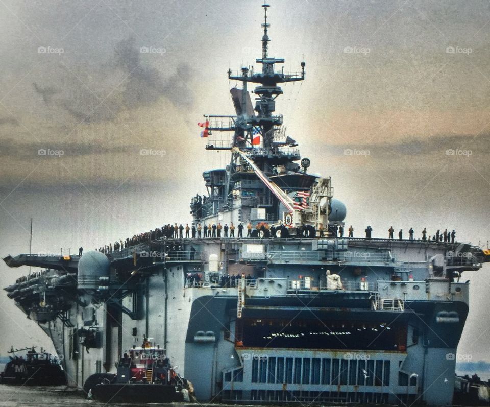 USS BATAAN (LHD5) NAVY WAR SHIP 