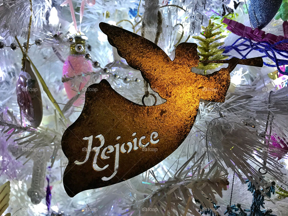 Setting up the Christmas tree 