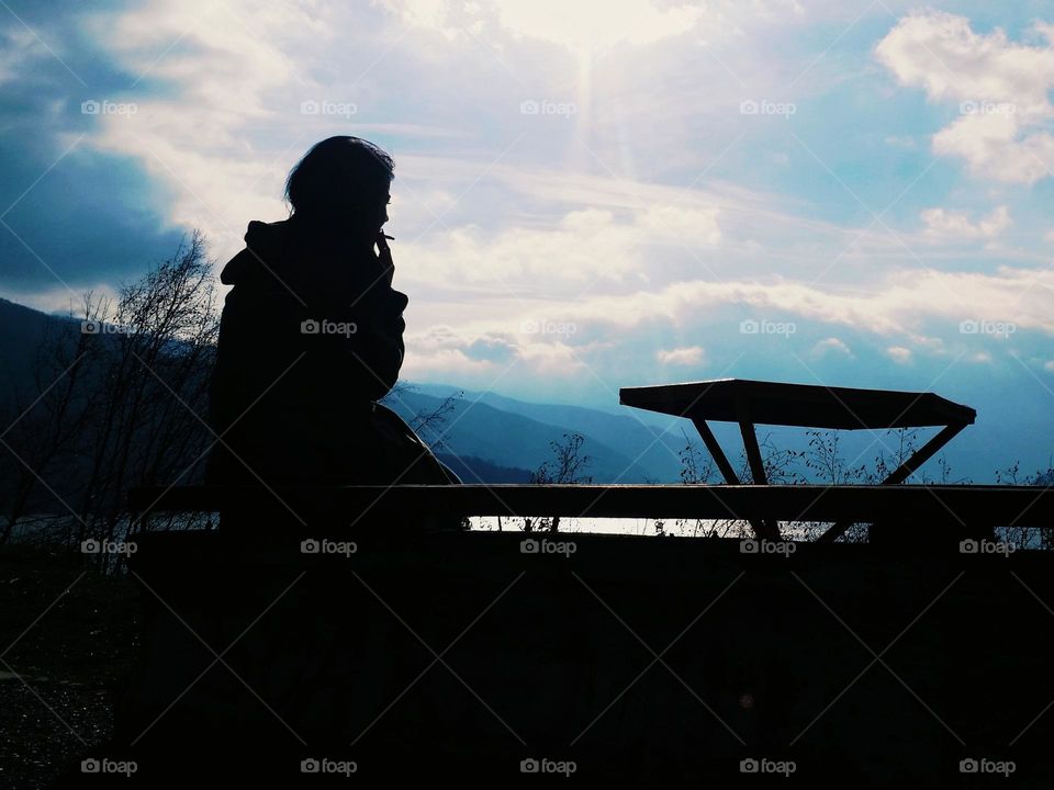 moment of relaxation on the banks of the Danube and with a cigarette