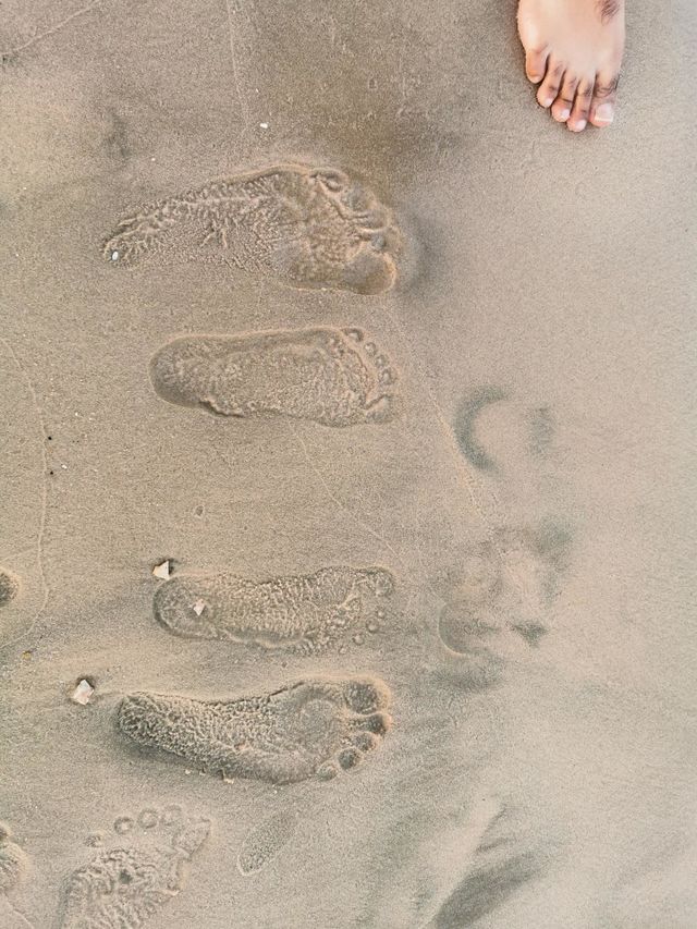 Life takes you down many paths but my favorite ones lead to the beach , so don’t worry be Happy..!