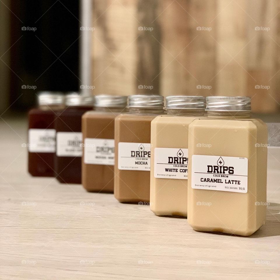 Cold brew in different flavours: black coffee, mocha and caramel latte, citrus black, latte 