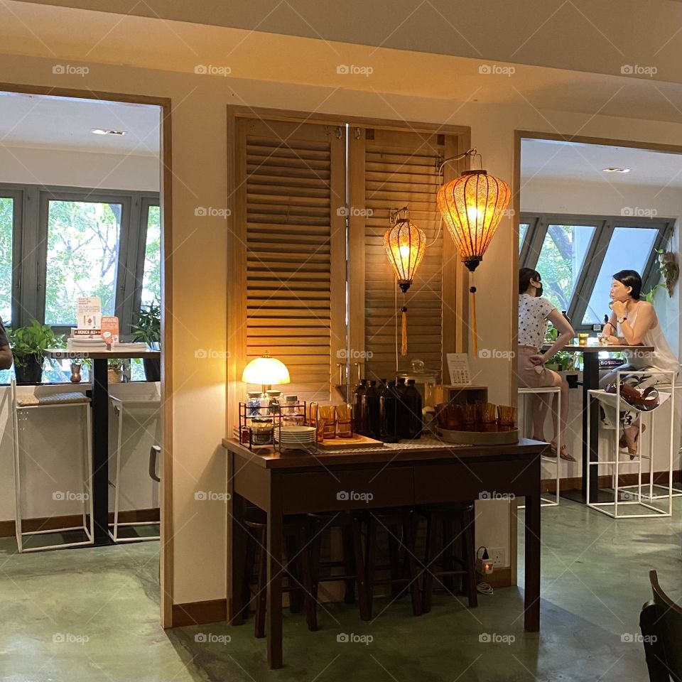 Unique attractions cafe