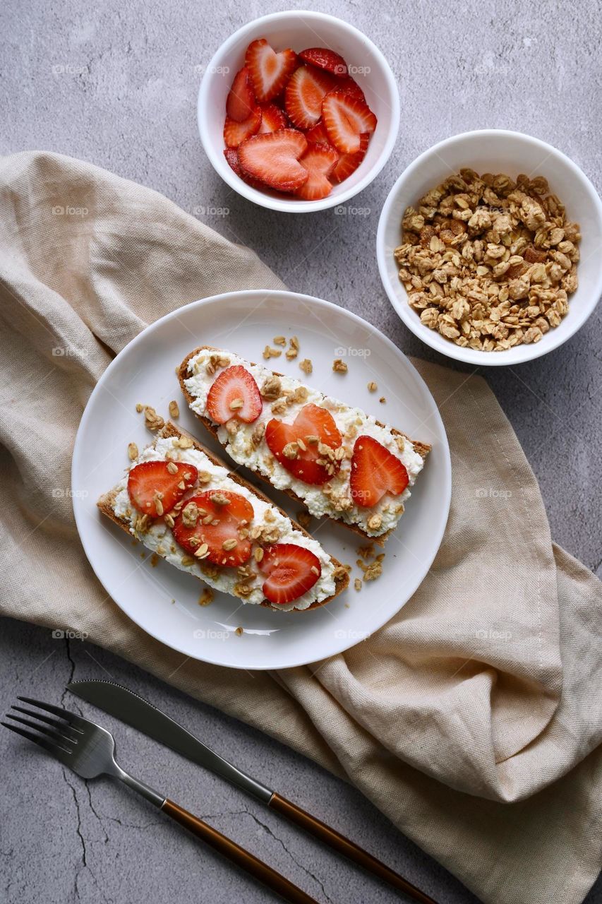 Delicious sandwiches with strawberries 