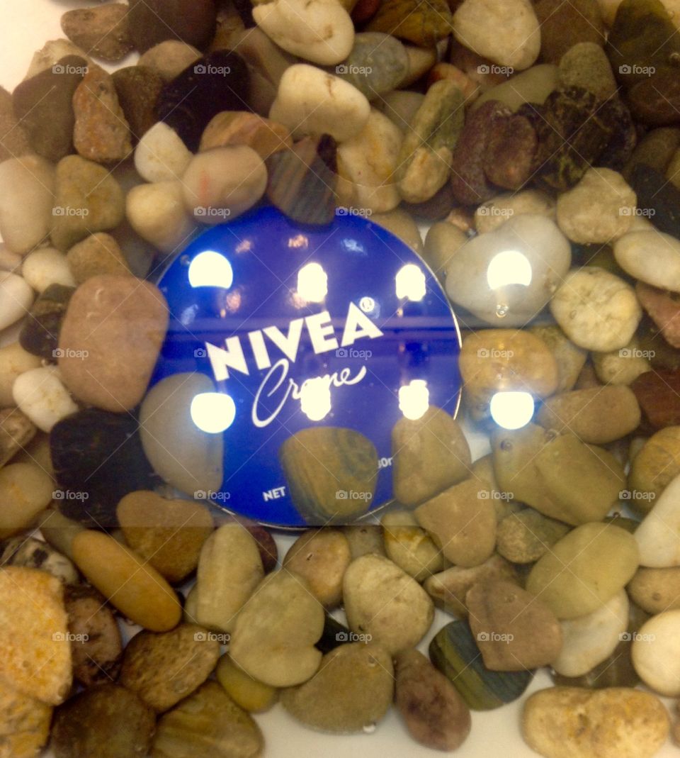 Water rocks Nivea