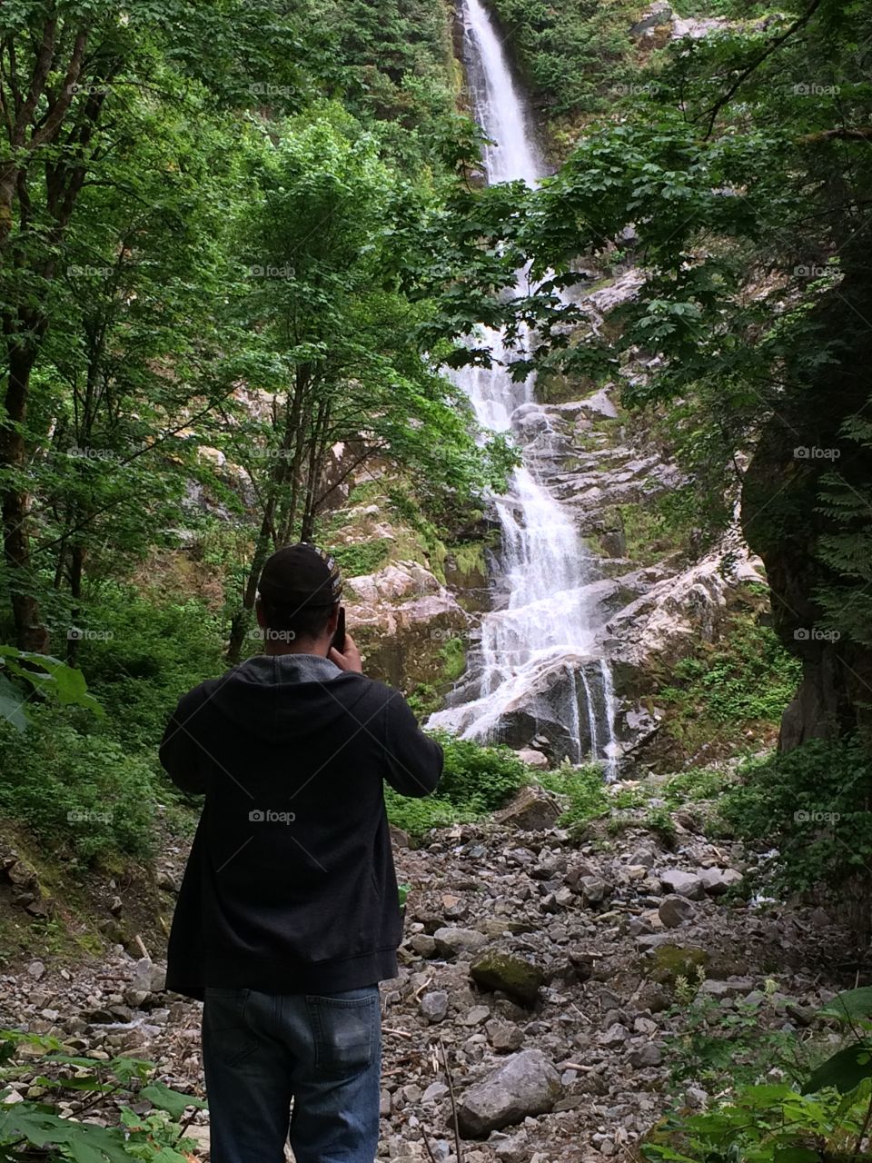Hike to the waterfall 