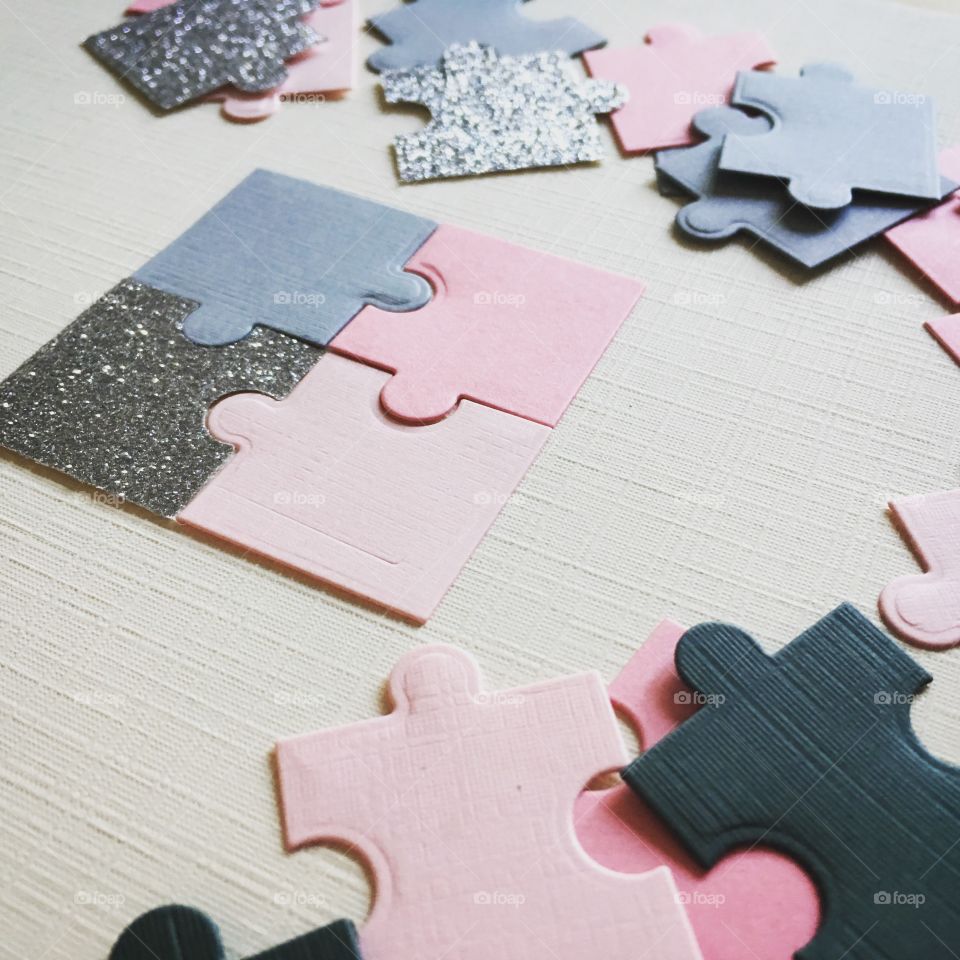 Jigsaw puzzle confetti 