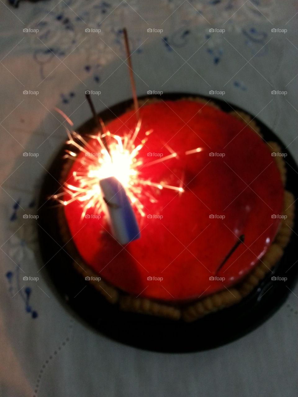 Delicioso bolo de aniversário