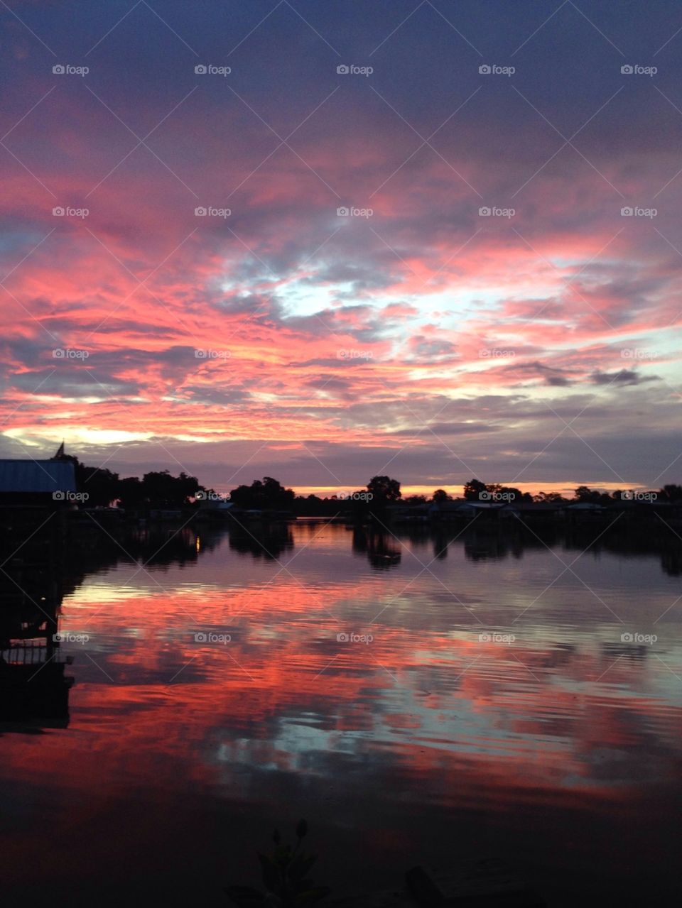 Sunrise. Summer morning on a lake in florida