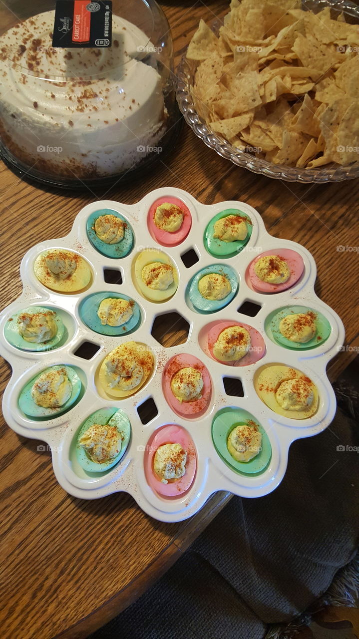 colored deviled eggs