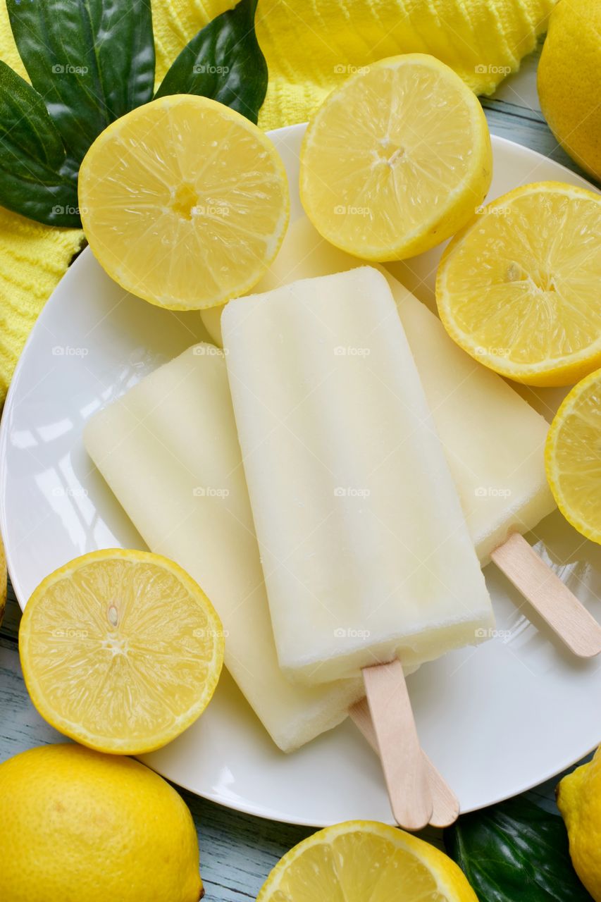 Lemon popsicles 