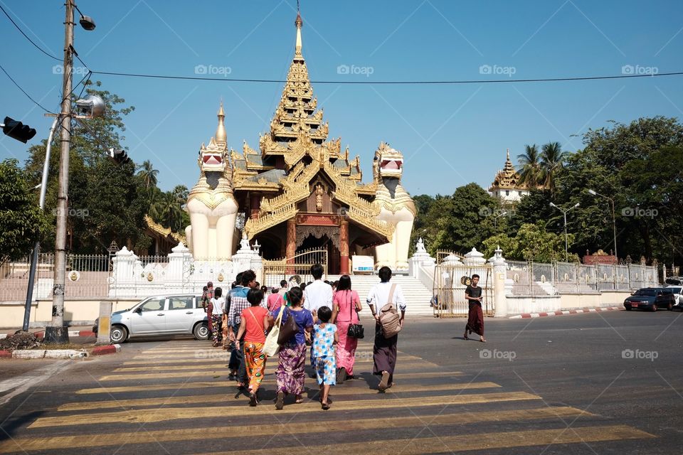 Family going to pray