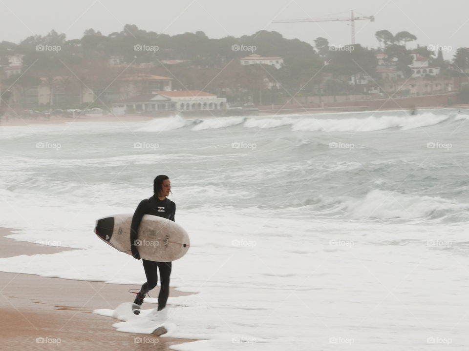 surf beach niebla