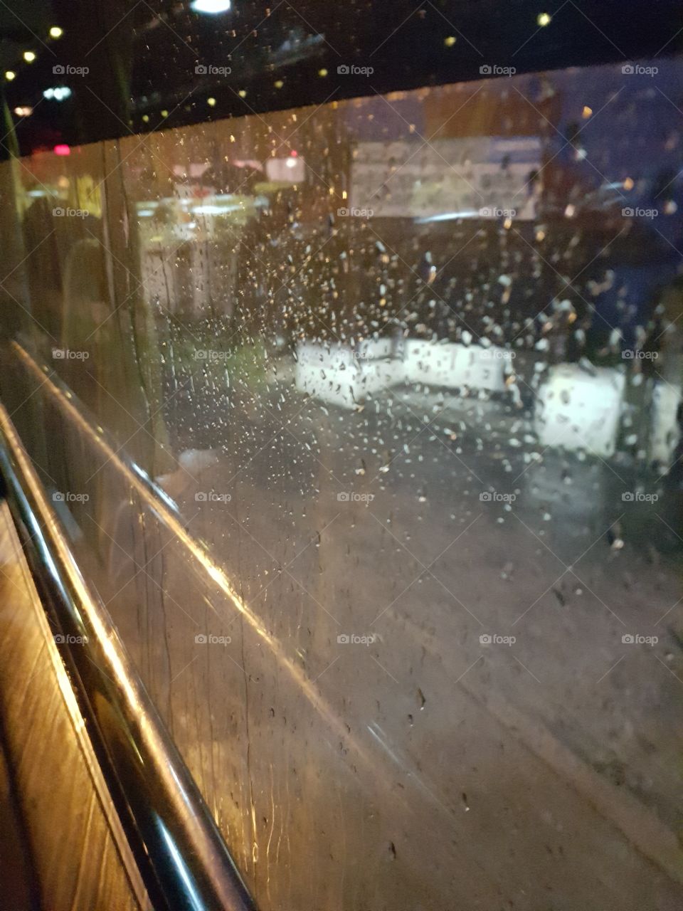 it's raining and I'm thinking of you