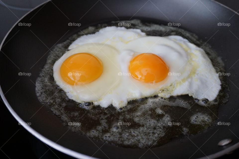 Frying eggs