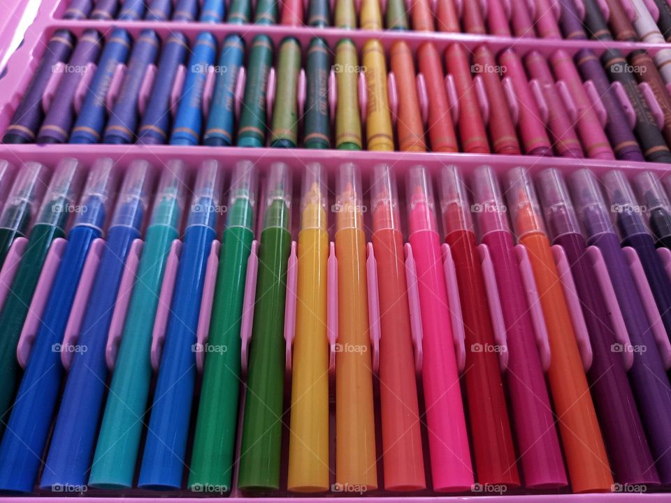 Color crayons in a box.