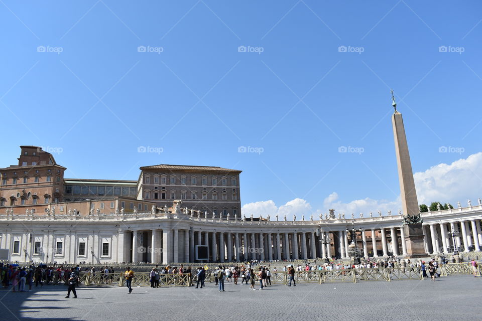 Vatican borders and tourists