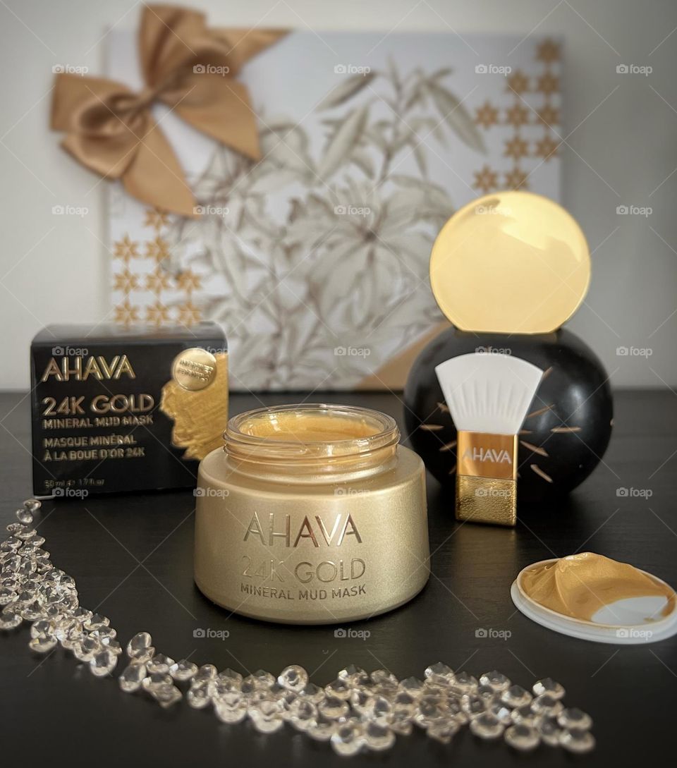 My favourite AHAVA 24K Gold Mineral Mud Mask. Dead Sea mineral mud combined with pure 24K Gold. 
