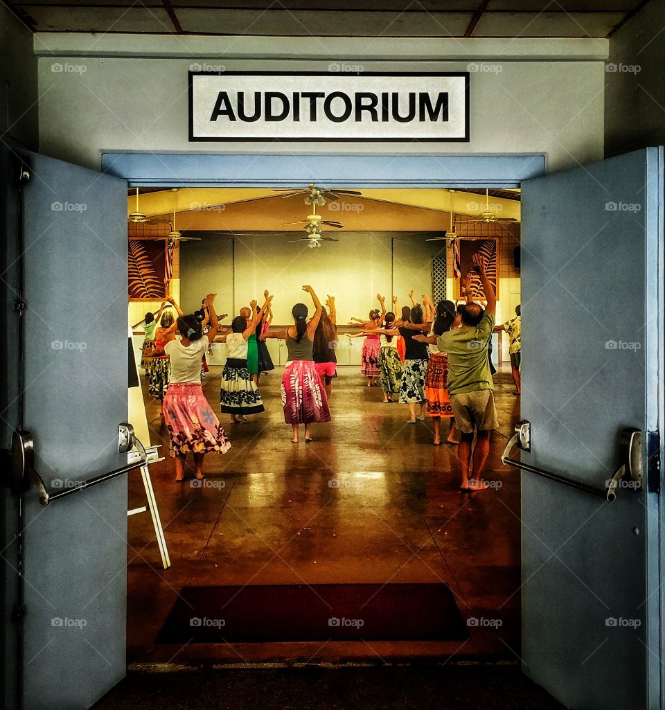 Hula lessons at the Waikiki Community Center