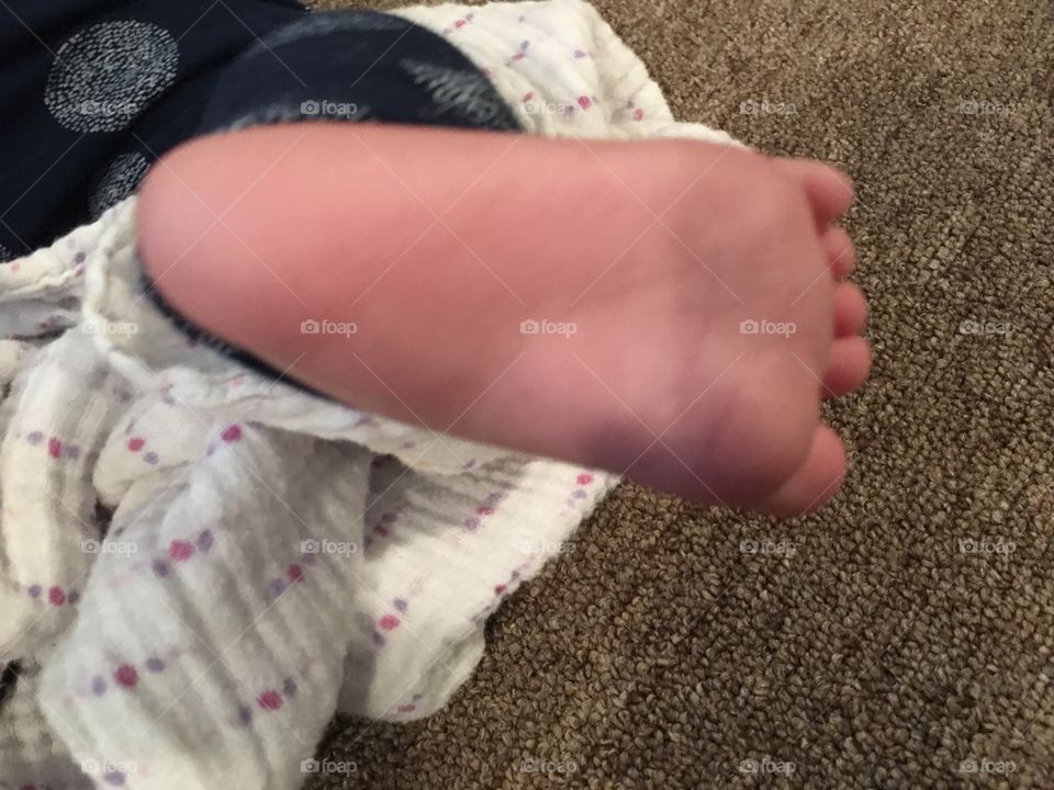 Baby toes