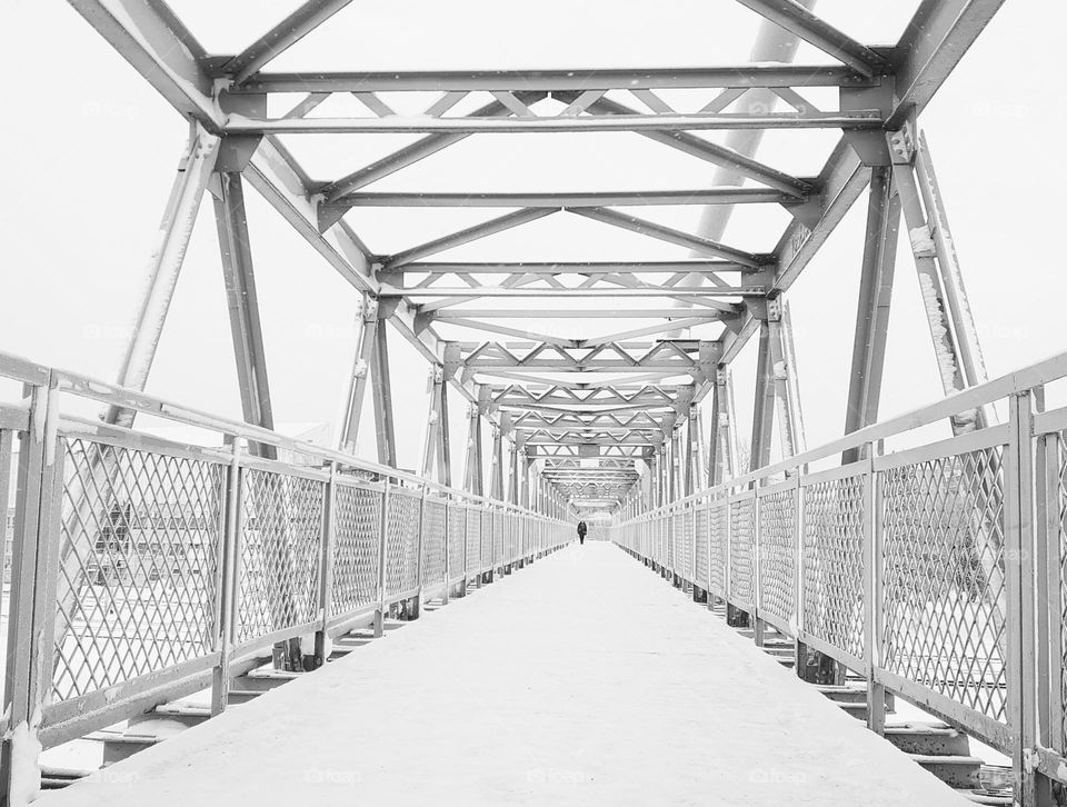 Metal bridge in winter ❄️ 🌉