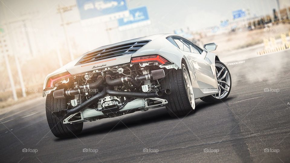 Lamborghini Huracan with rear exposed mounted turbo