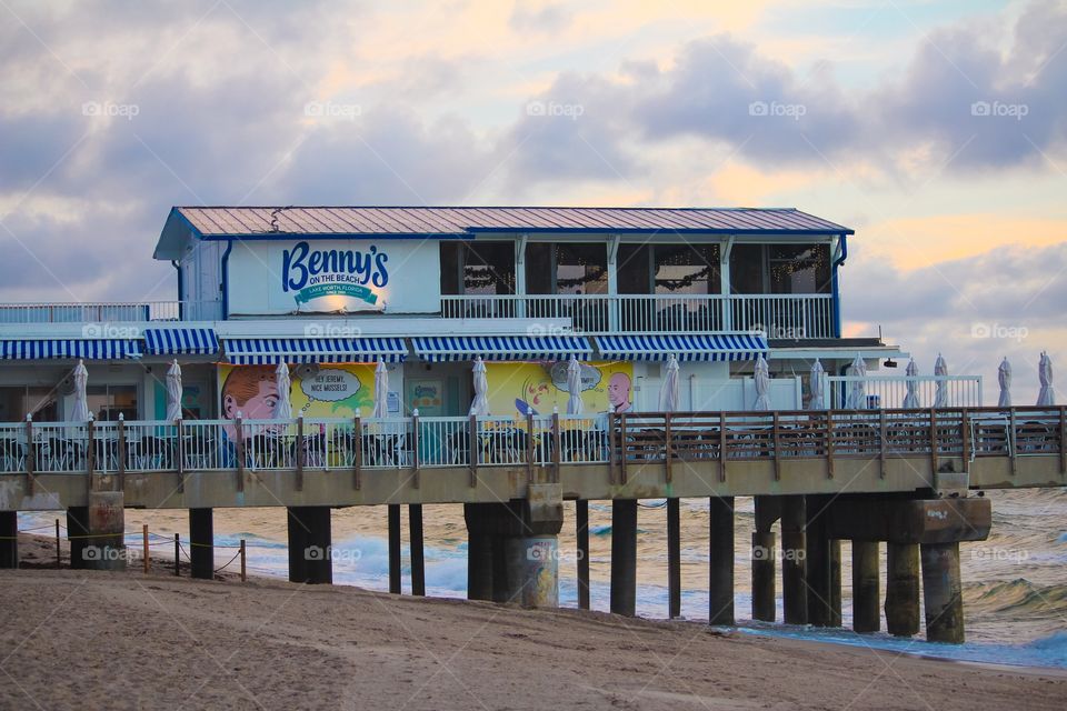Benny's on the Beach