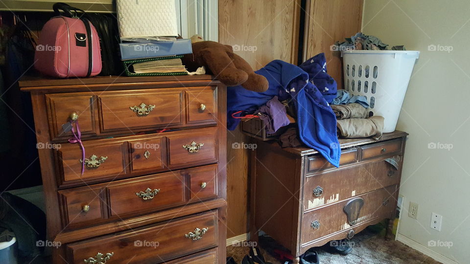 Pink is for her's blue is for his, he keeps clothing artfully placed on his dresser, mine is the perfect place for valuables like makeup, family scrapbooks and my dear tedy bear Freddy, named after Fred from Scooby Doo.