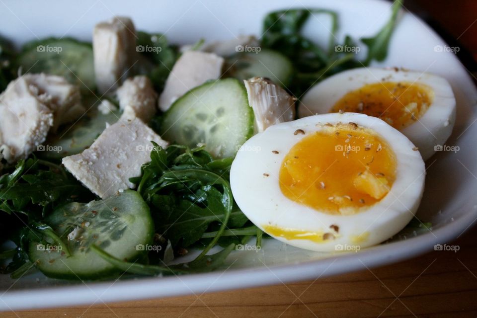 Salad with tuna and boiled egg