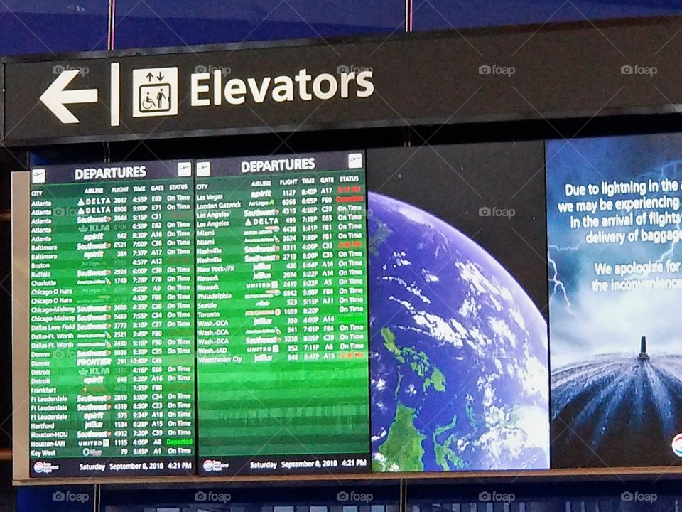 Airport information screen
