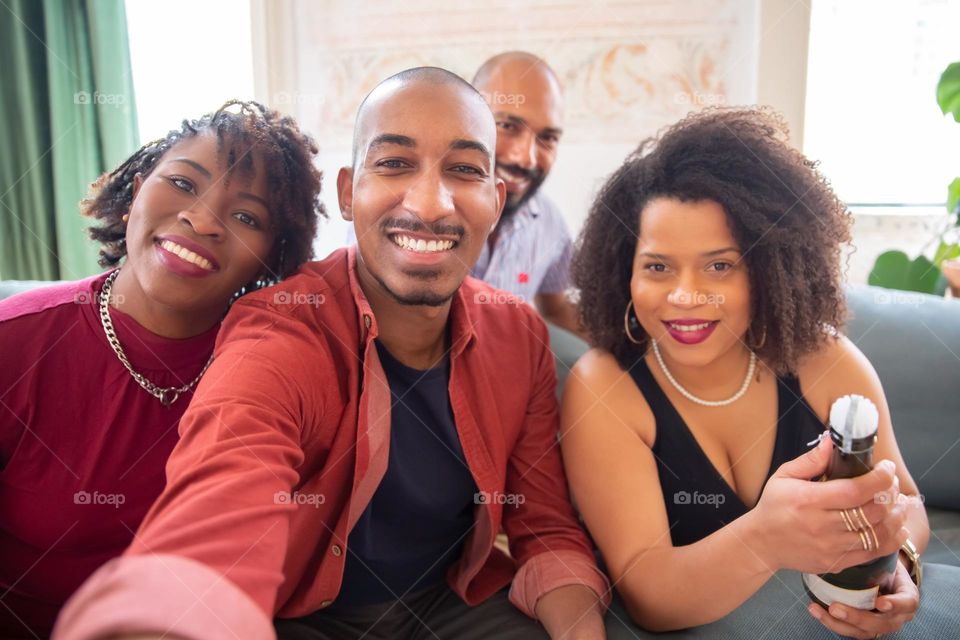 I would like describe the image luxuy and happy family