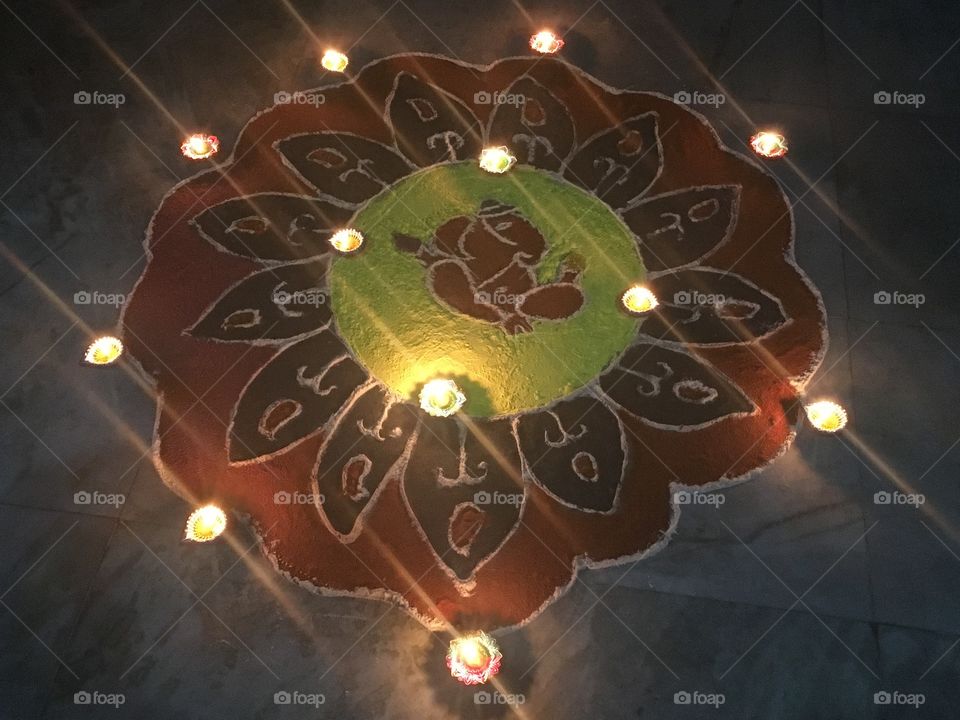 Diwali is a beautiful festival of India.At the time of Diwali children wear new clothes and all pray to god for prosperous and healthy life.And draw rangoli 