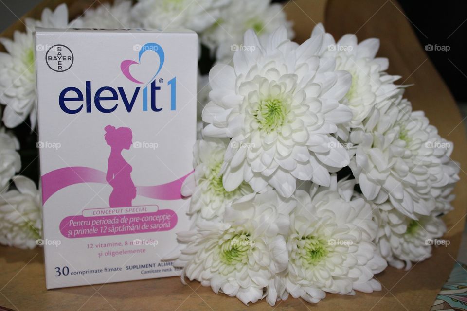 Pregnancy multivitamins Elevit.