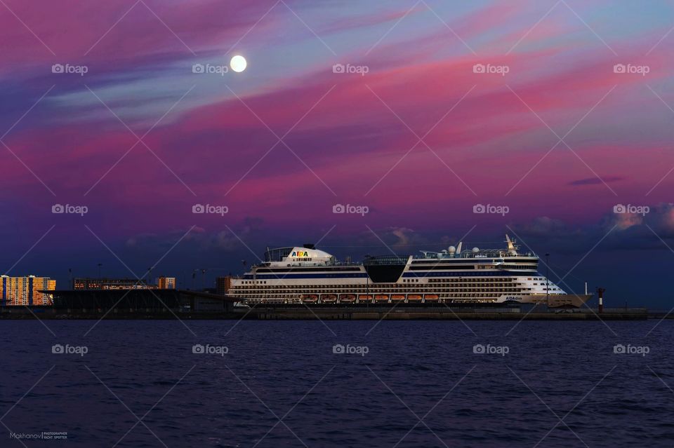 Harbor of Saint-Petersburg. Vasilievskiy island. 