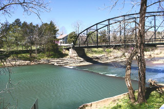 Sideshot War Eagle Mill