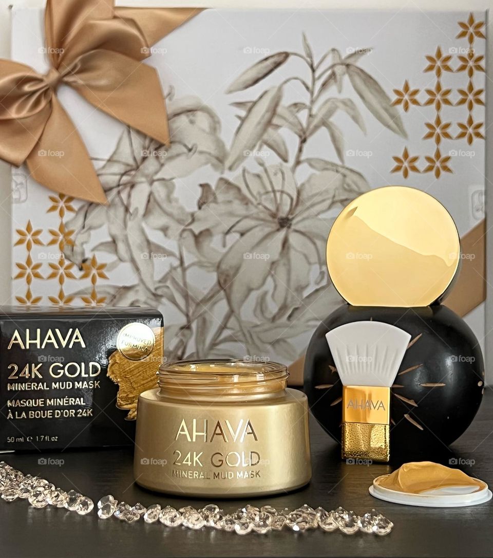 My favourite AHAVA 24K Gold Mineral Mud Mask. Dead Sea mineral mud combined with pure 24K Gold. 