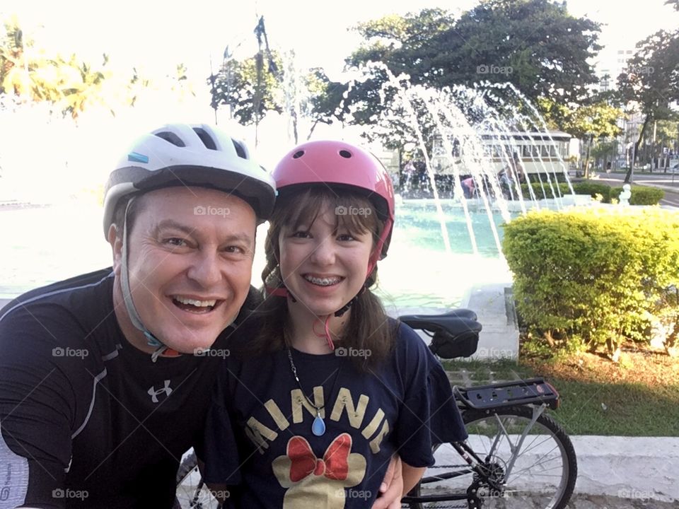 Passear com minha filha Marina é tudo de bom. Que menina incrível (e que disposição...). (Parte 3)
🚲 
#bike #bicicleta #filha #família #pai #passeio #esportes
