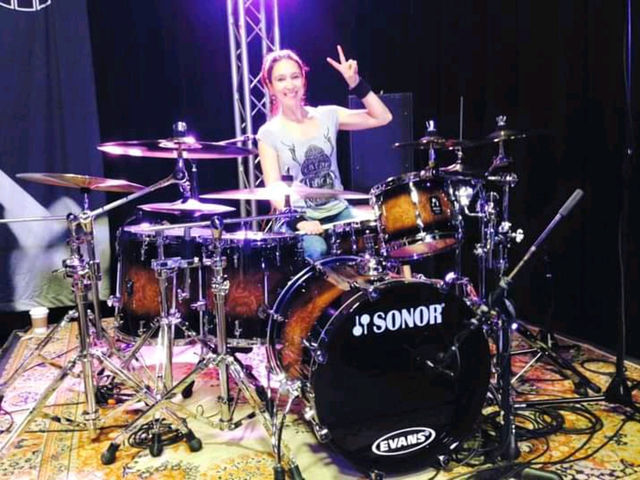Girl Play Drum