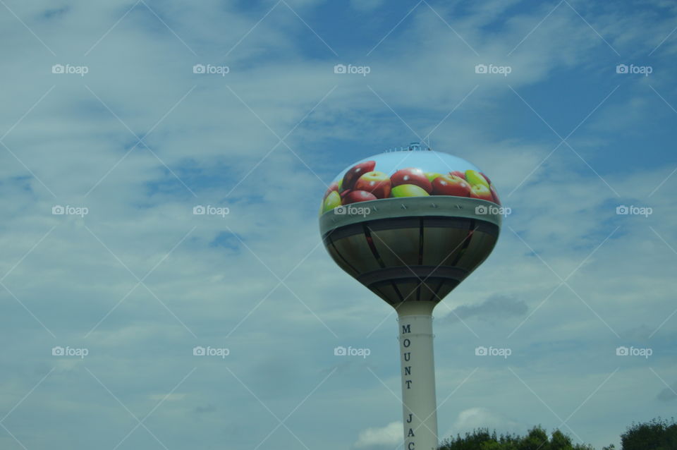 Apple basket water tower in Virginia