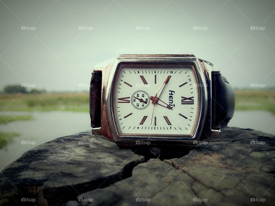 Henix Hand Watch