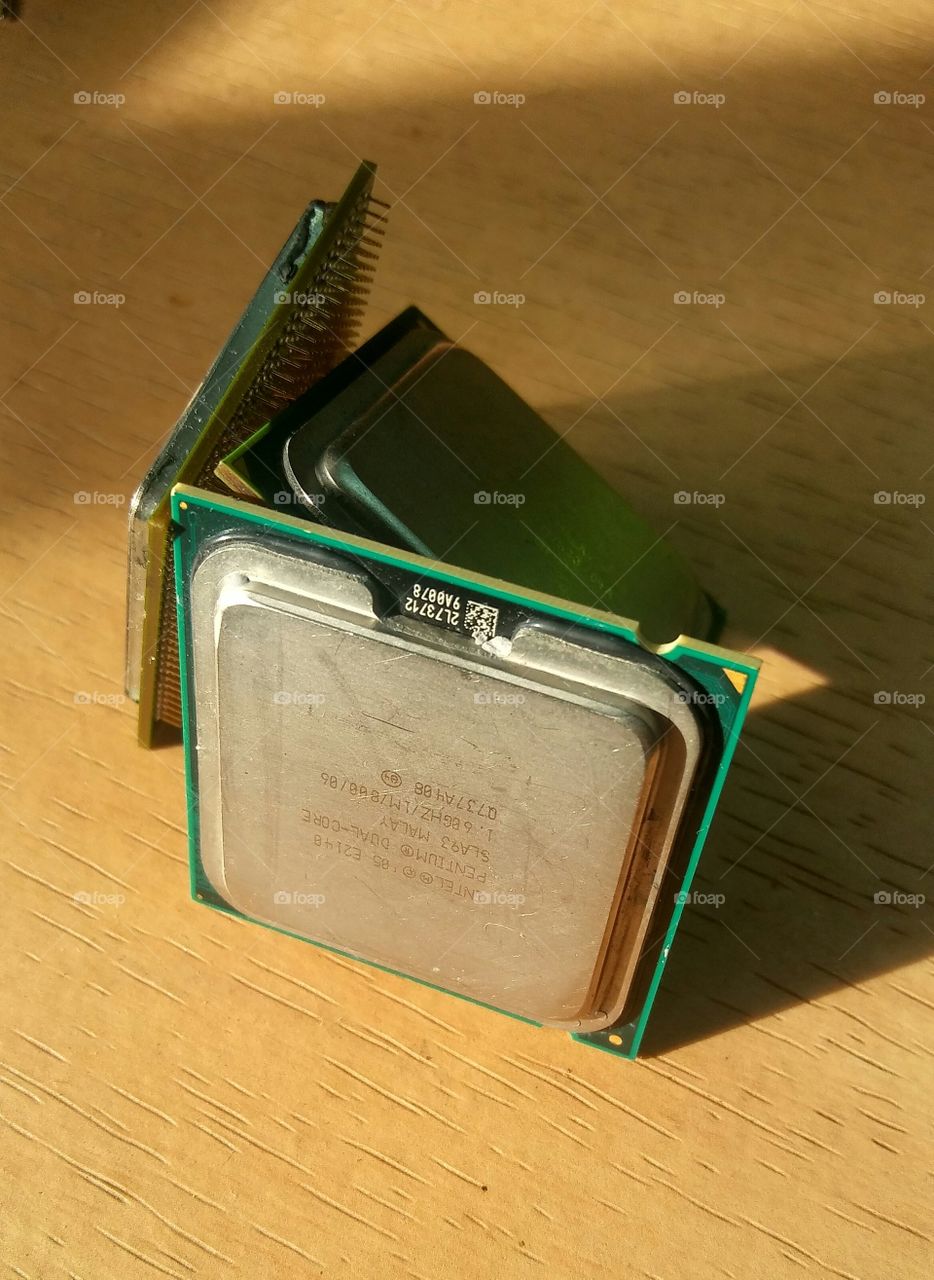 electronic exposed three processor shot