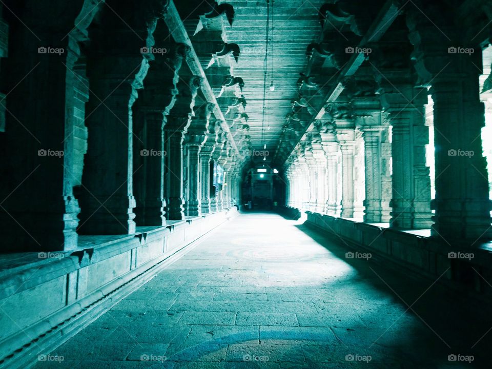 Kanchipuram temple - monochrome - hallway