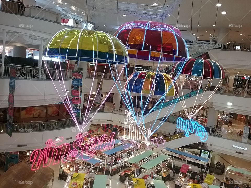 The light and The balloons in The Mall Bangkapi, Bangkok, Thailand for Summer and food shopping.