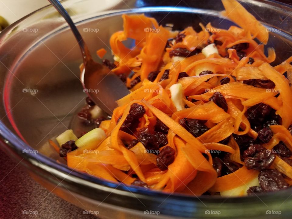 food carrot raisin dish