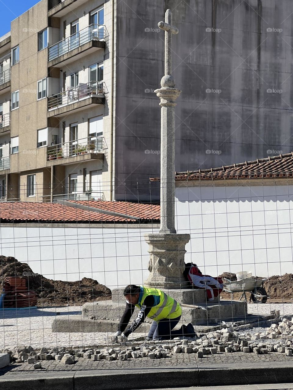 Making the Portuguese road